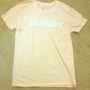 This shirt is very comfortable and fashionable!